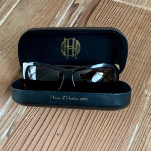 House of Harlow 1960 Marie Black Sunglasses